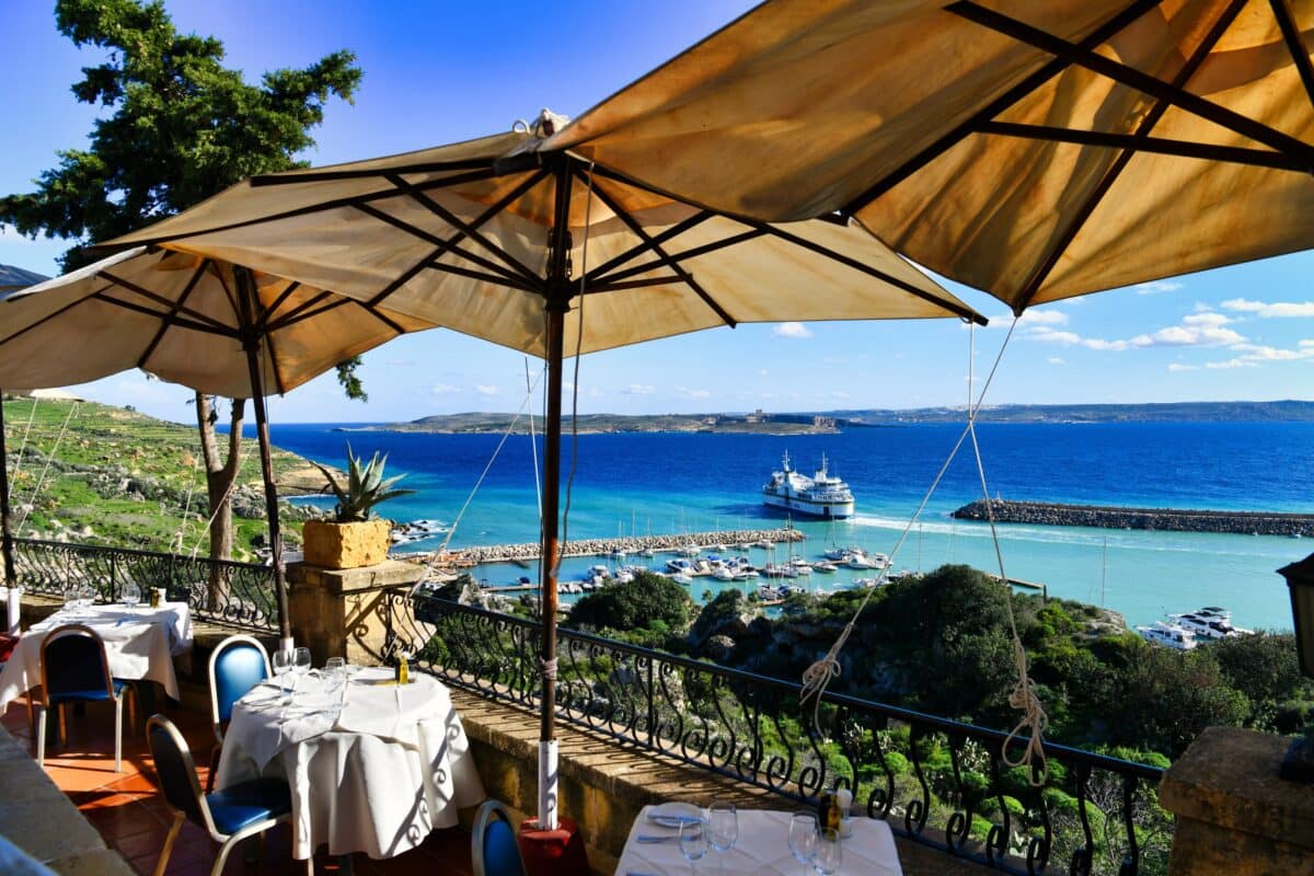 country-terrace-la-carte-du-petit-maltais